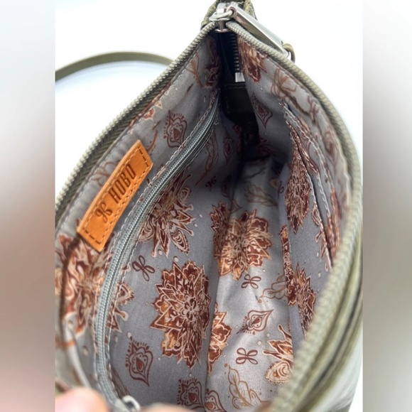 Hobo Cadence Convertible - Picture 4 of 8